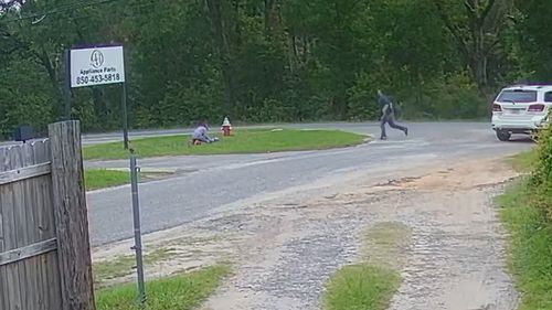 An 11 Year Old Girl Fought Off A Knife Wielding Man Who Tried To Kidnap Her At Florida School Bus Stop, Sheriff Says