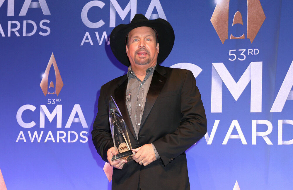 Garth Brooks Pays Tribute To Late Friends In Low Places Songwriter
