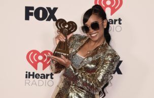 Awards Show Ratings Continue To Plummet, Are You Still Watching? (poll)