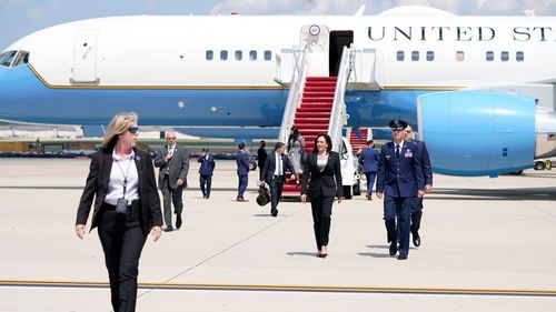 Harris Safely Returns To Air Base After Plane Has ‘technical Issue’ While Departing For First Foreign Trip