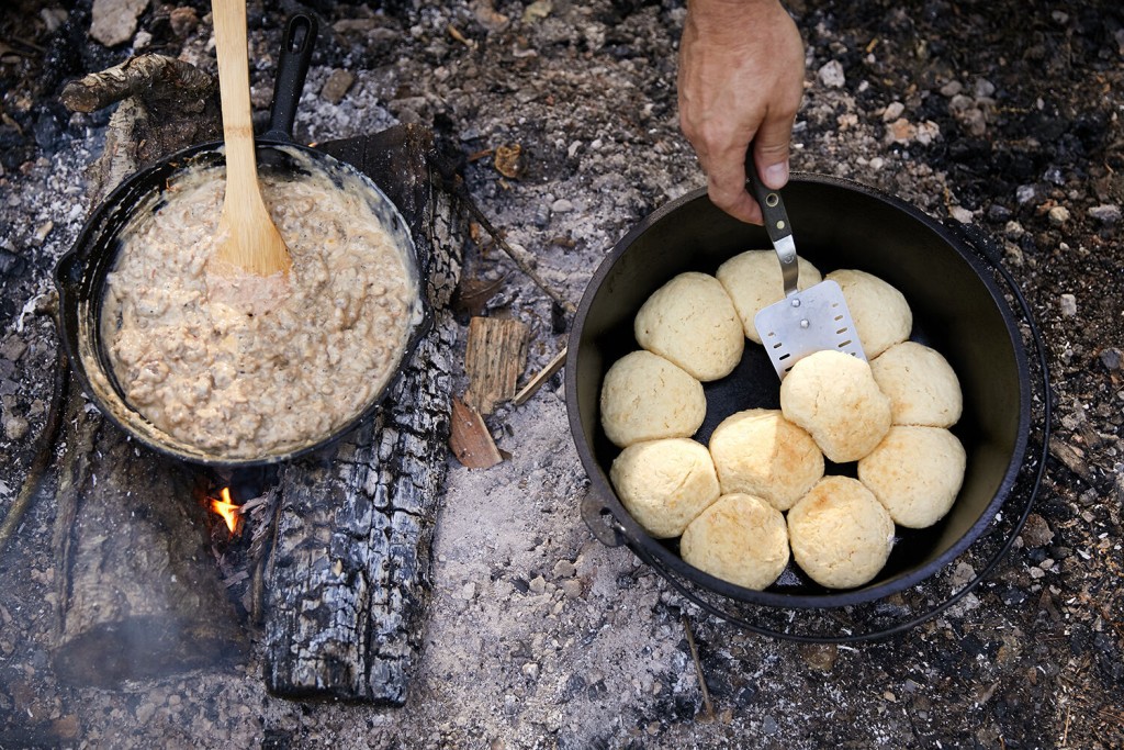 Country Biscuits With Sausage Gravy