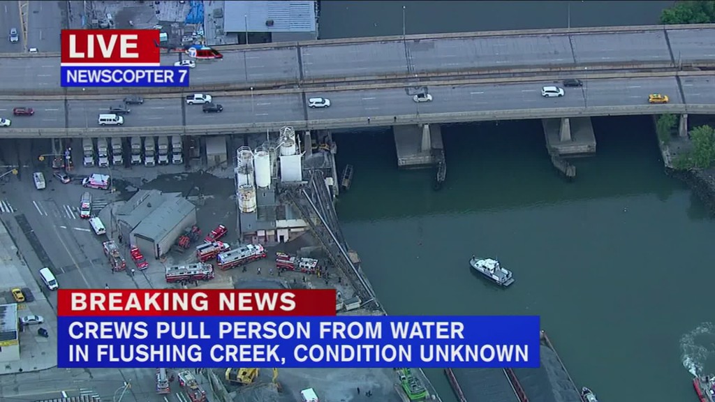 Divers Pull One Person From Flushing Creek After 911 Call