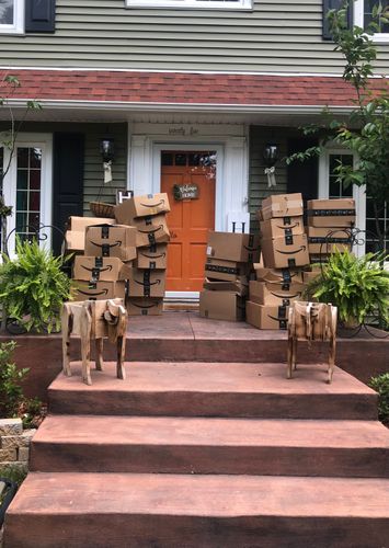 After 150 Amazon Packages Arrived At A Woman’s Home By Mistake, She Decided To Donate The Contents To Local Hospitals
