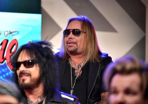 Vince Neil Leaves Stage, Says Voice Is ‘gone’ During Festival