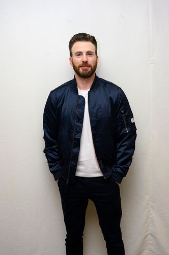 Chris Hemsworth Wishes Chris Evans A Happy 40th Birthday With Photo Of Chris Pratt