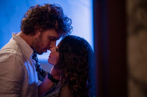 ‘sex/life’ Stars Sarah Shahi In A Steamy But Beyond Silly Drama Where The Choice Is Sex Or Marriage