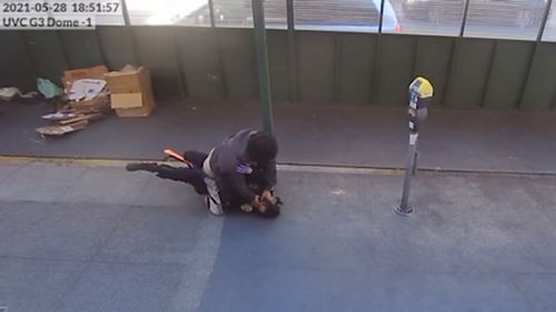 Bystanders Helped A San Francisco Police Officer As She Was Being Attacked