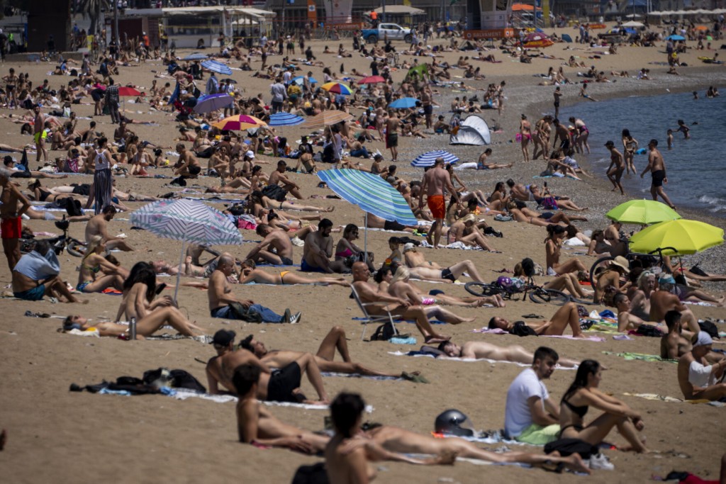 Eu Lawmakers Ok Virus Pass, Boosting Summer Travel Hopes