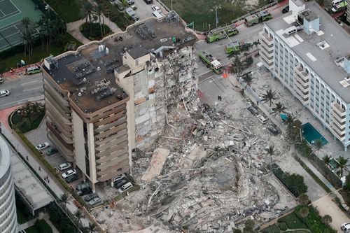 Little Fingers And Screaming Led A Dog Walker To A Boy Trapped In The Collapsed Florida Condo Rubble