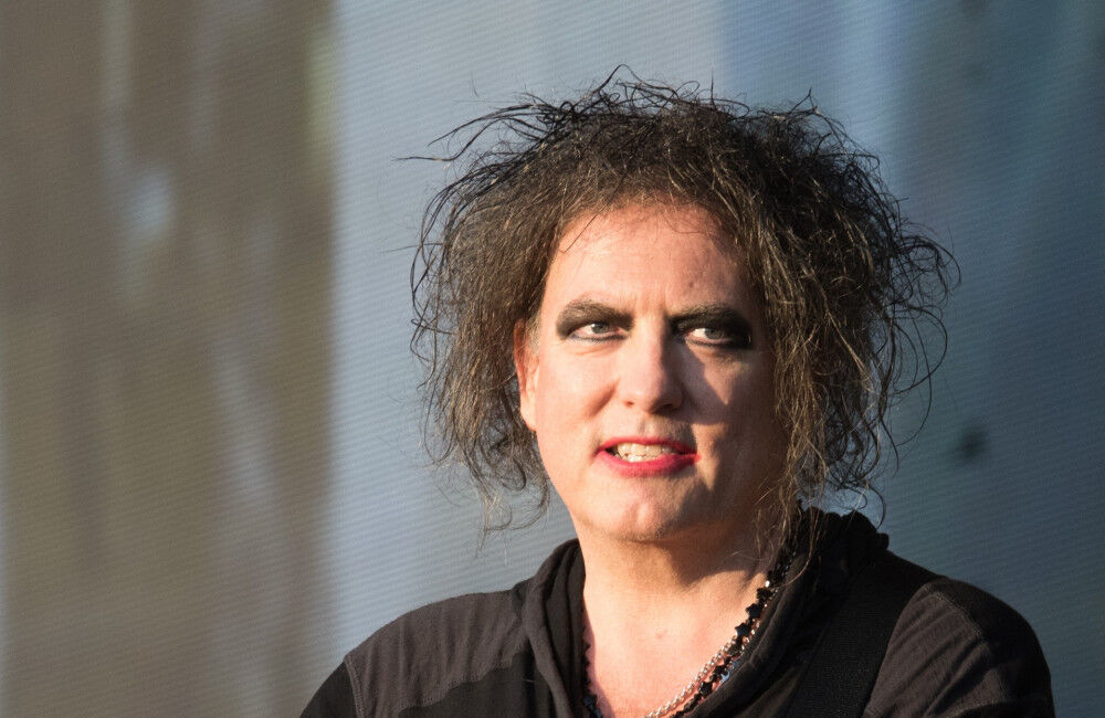 The Cure’s Robert Smith To Release Solo ‘noise’ Album