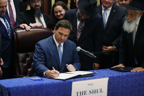 Florida Governor Signs New Bill Requiring K 12 Public Schools To Hold Moment Of Silence Each Day