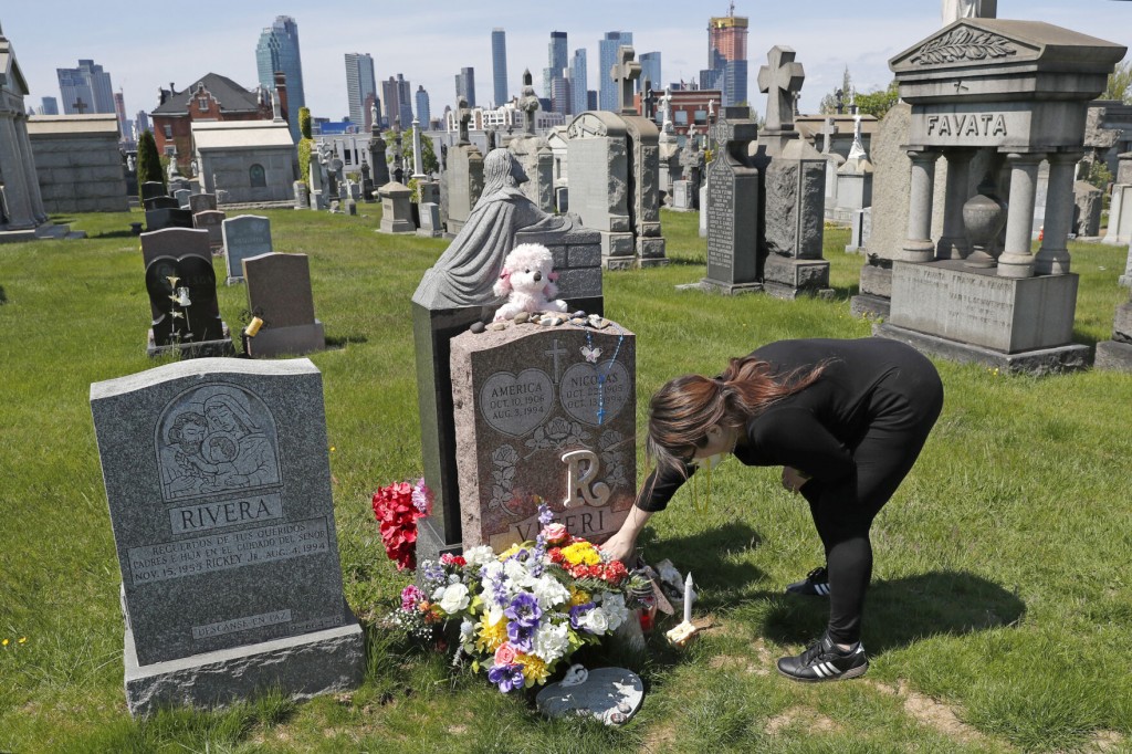 Us Overdose Deaths Hit Record 93,000 In Pandemic Last Year