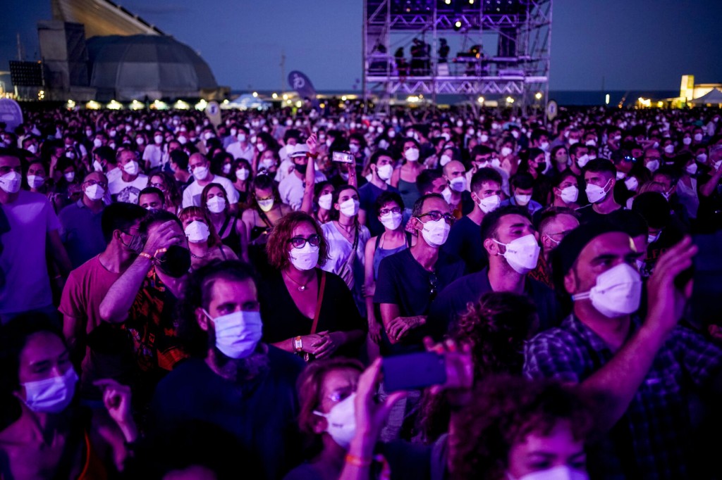 The Latest: Paris Nightclubs Open For 1st Time In 16 Months