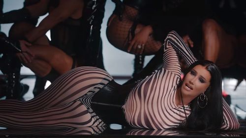 Iggy Azalea Accused Of ‘blackfishing’ With Darker Looking Skin In Latest Music Video