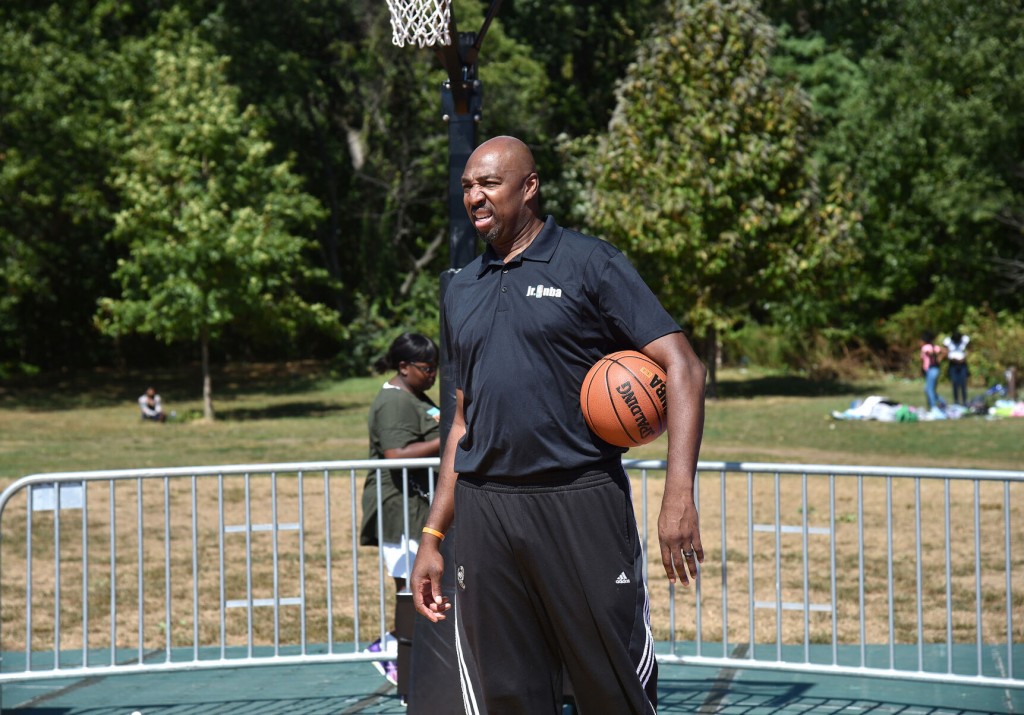 Bucks Assistant Vin Baker Lost Millions To Addiction, Found Salvation In A Starbucks