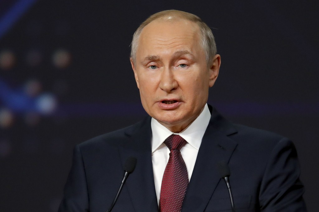 Kremlin Mum On Next Moves After Putin Article About Ukraine