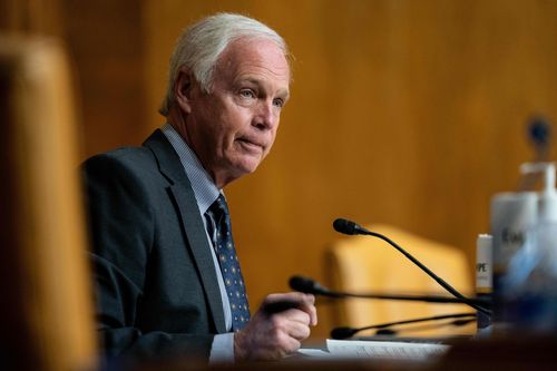 Gop Sen. Ron Johnson Mouths To Gop Luncheon That Climate Change Is ‘bullsh*t’