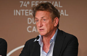 Sean Penn Refuses To Resume Filming ‘gaslit’ Until All Cast & Crew Is Vaccinated
