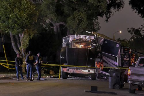 17 Injured After An Explosion Inside A Los Angeles Police Bomb Disposal Truck