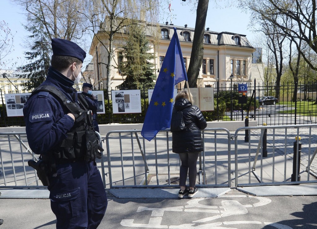 Top Poland Court Rejects Eu Court Injunctions As Invalid