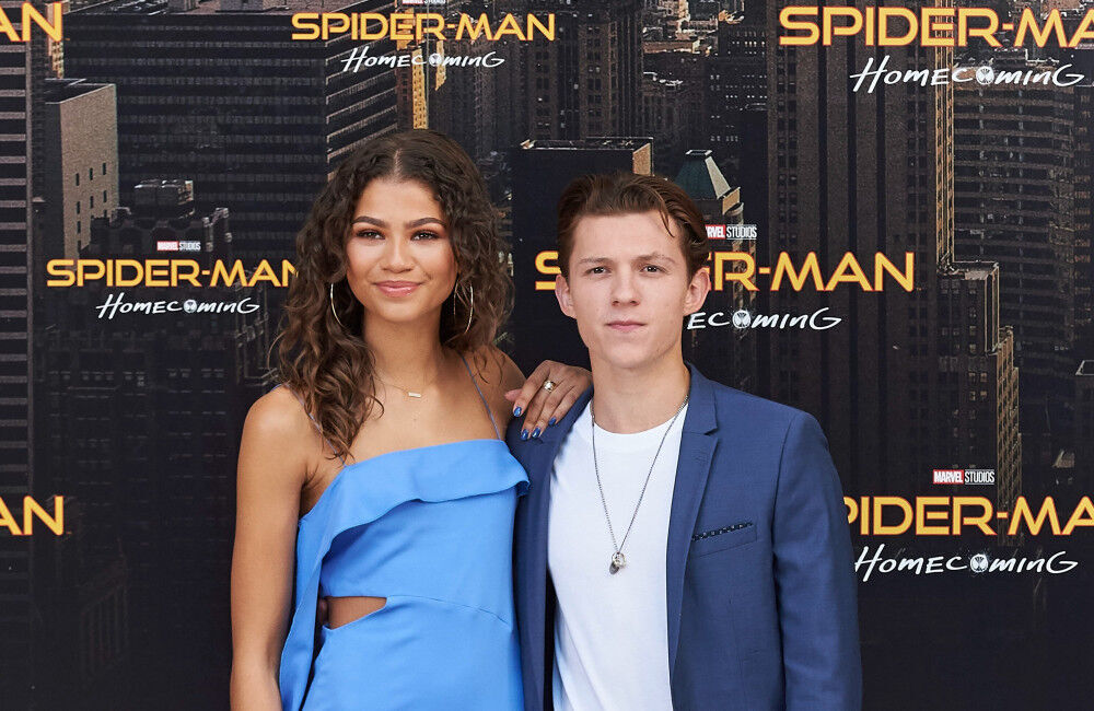 Zendaya Reveals Spider Man Cast Are All ‘so Close’