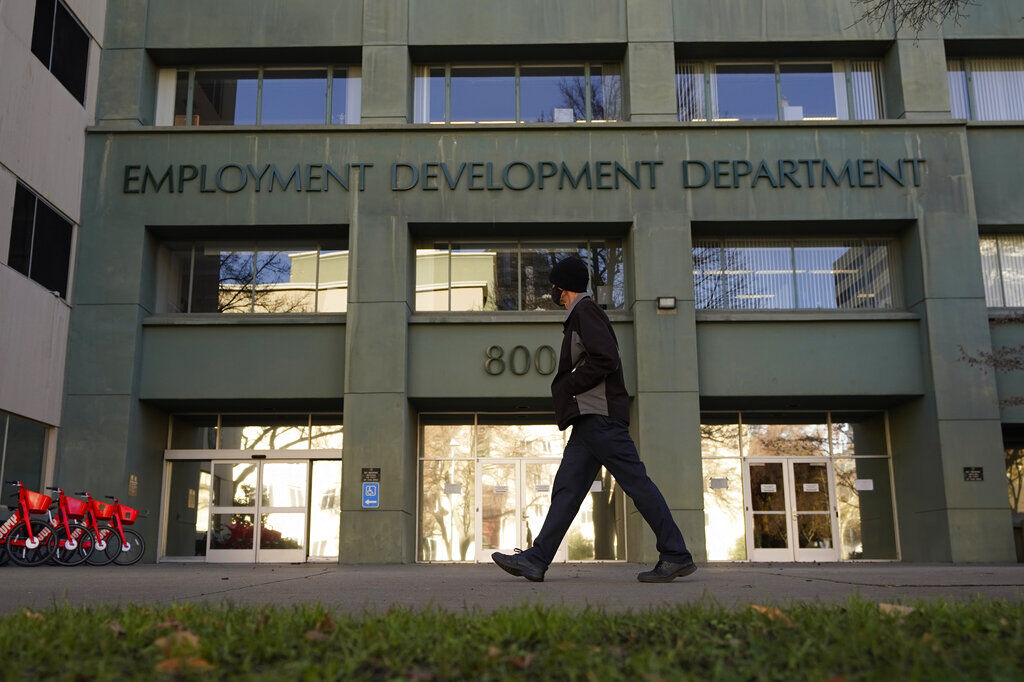 Us Economy Grew At Solid 6.5% Rate Last Quarter