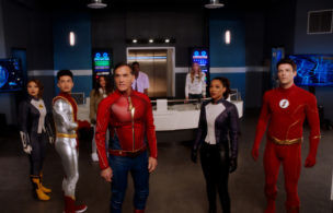 ‘the Flash’: John Wesley Shipp On Jay Getting His Speed Back & Playing Mentor To Bart
