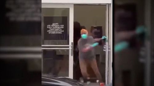 Suspected Thieves Grab Pricy Handbags And Flee Neiman Marcus Store In San Francisco