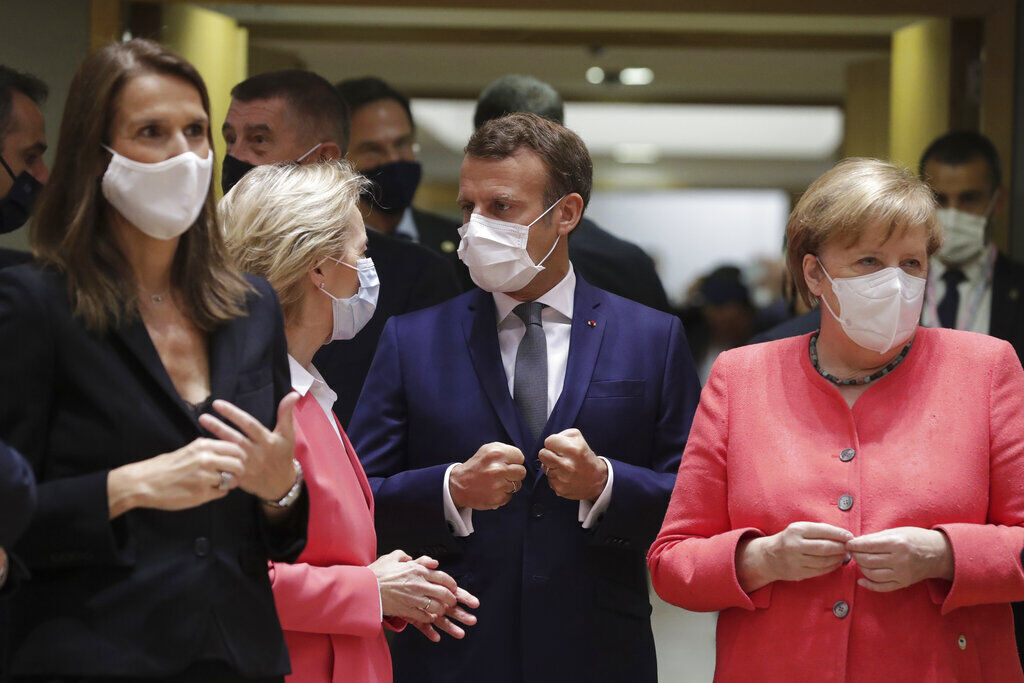 A Year Ago Today, In Pictures: Netherlands Virus Outbreak Exhibition And More Moments You May Remember