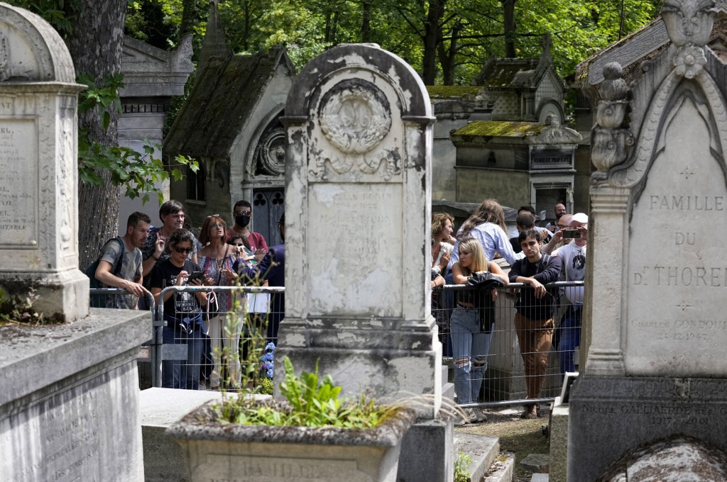 50 Years After His Death, Fans Honor Jim Morrison In Paris