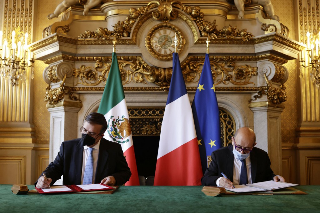 France, Mexico Sign Deal Against Trafficking In Artifacts