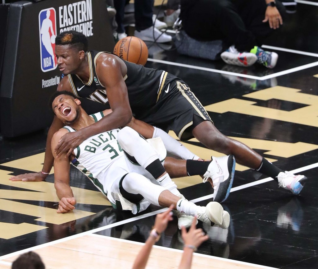 Bucks Star Giannis Antetokounmpo Doubtful For Game 5 With Hyperextended Knee