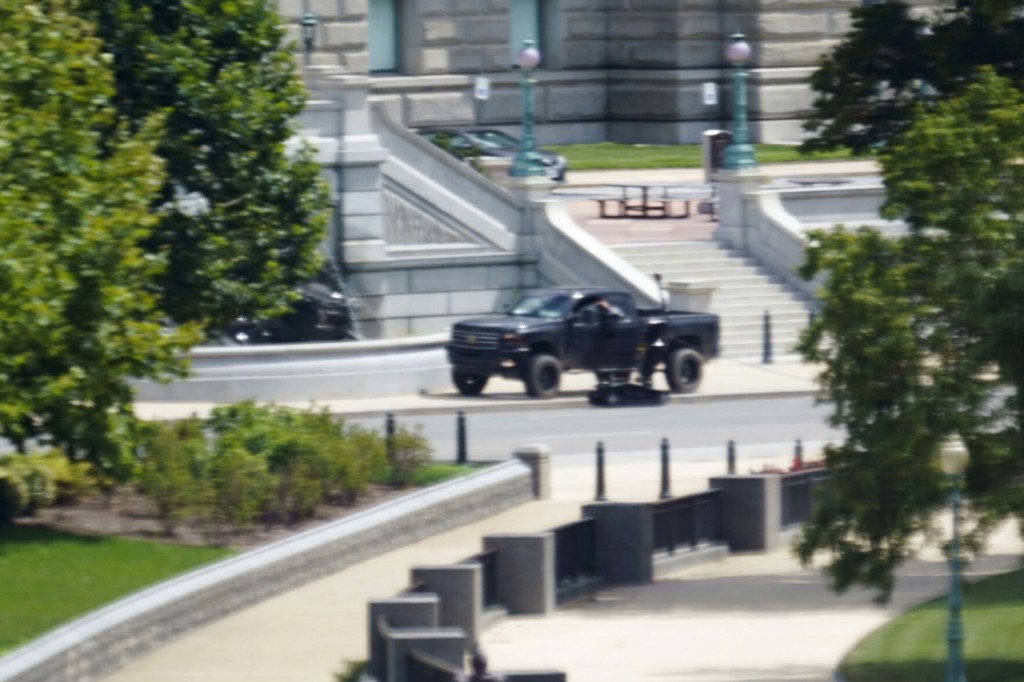 Man Surrenders After Claiming To Have Bomb Near Us Capitol