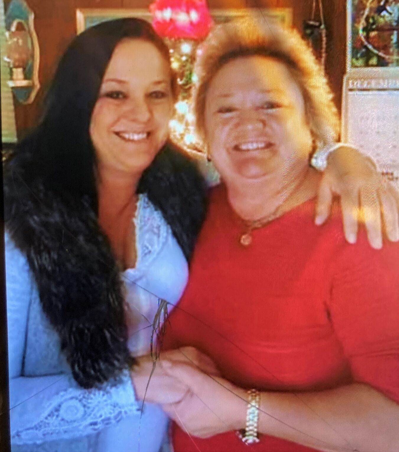 <p>Teresa Tysinger Williams, left, and her sister Sheila Tysinger in happier times.</p>