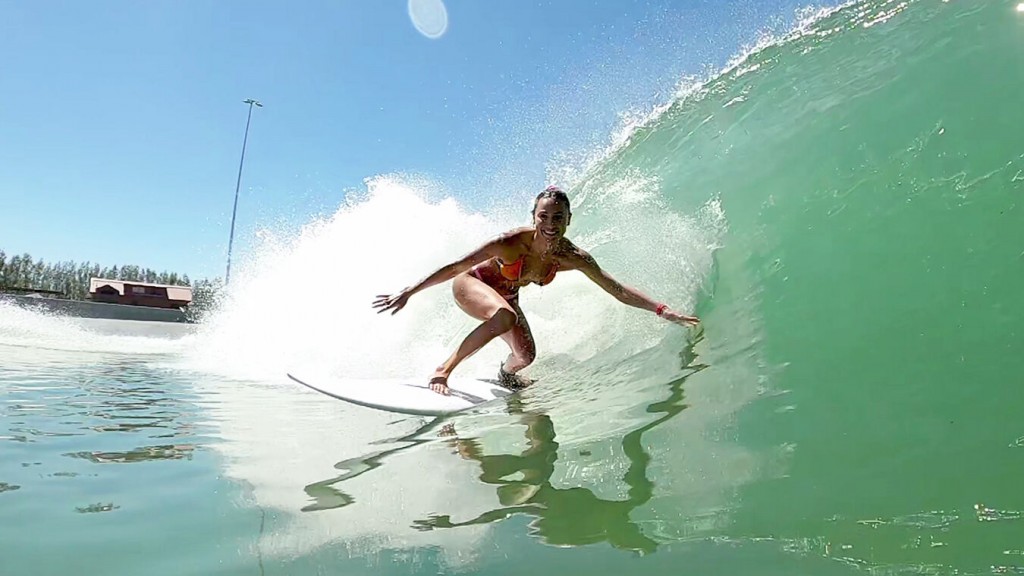 ‘the Ultimate Surfer’ Host Jesse Palmer Teases ‘mind Games & Backstabbing’