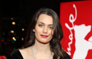 ‘raw’ Star Ella Rumpf Cast In ‘succession’ Season 3