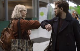New ‘modern Love’ Stories, Ted Lasso’s Happy Holidays, ‘schmigadoon’ And ‘jeopardy!’ Finales