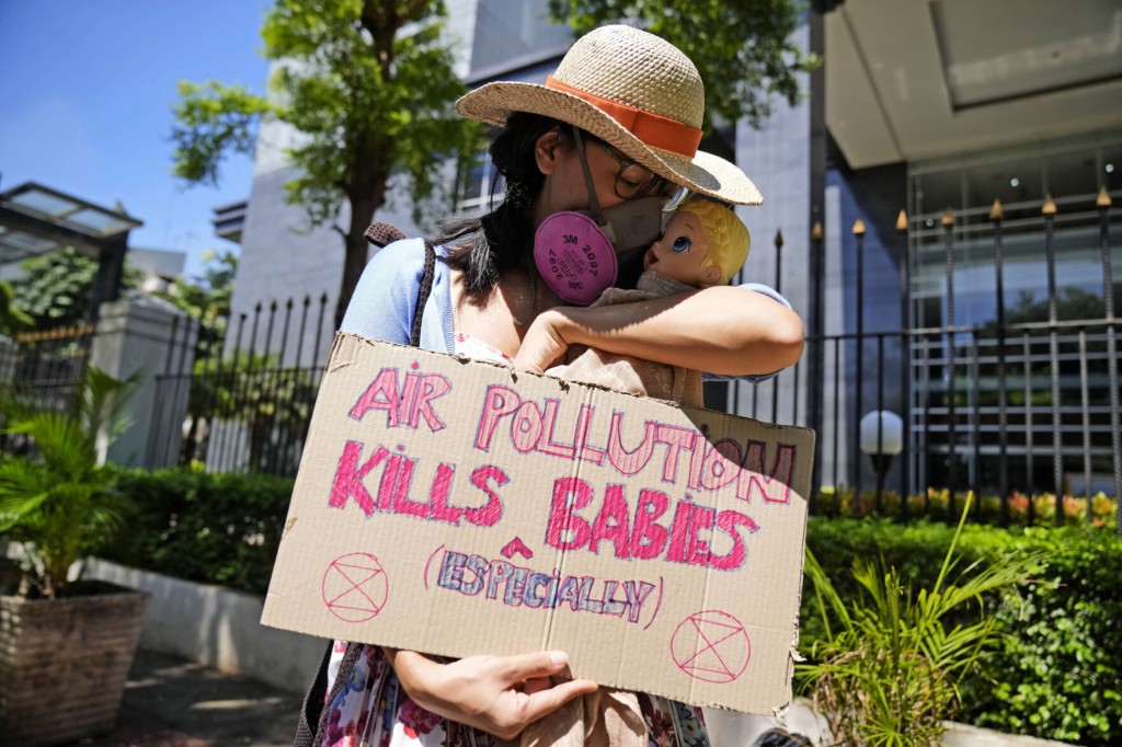 Indonesian Court Rules President Negligent Over Pollution