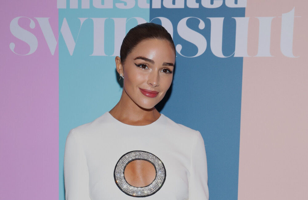 Olivia Culpo Always Travels With Her Led Light Mask