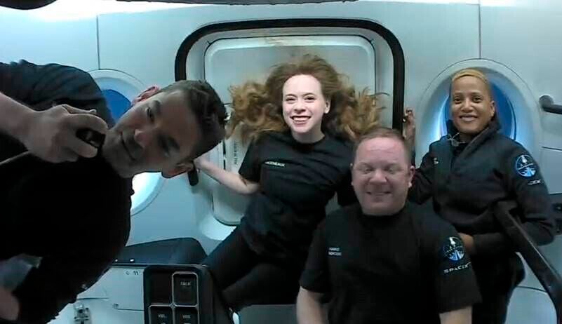 Tom Cruise Gets Sneak Preview From Spacex’s 1st Private Crew