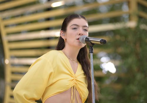 Lorde Rerecorded Five ‘solar Power’ Songs In Māori Language