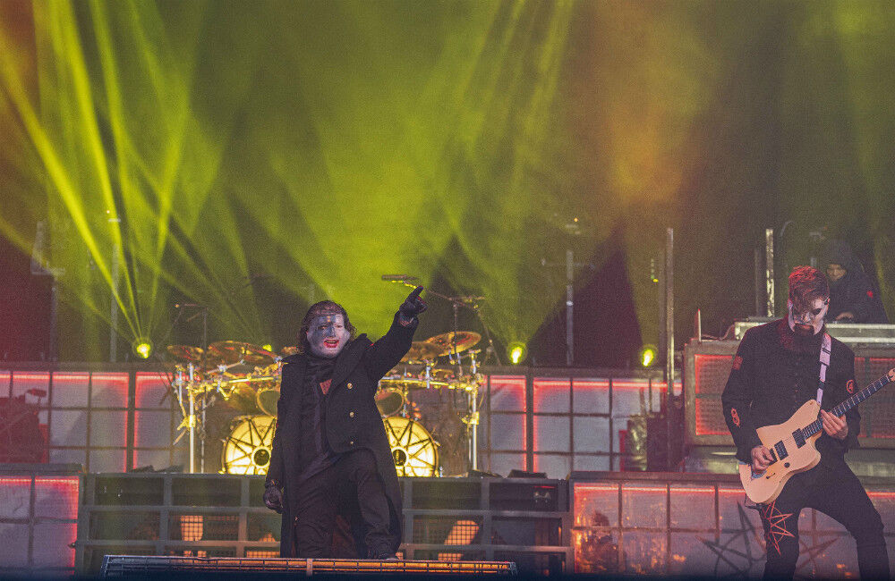 Corey Taylor And Machine Gun Kelly Are Locked In A War Of Words