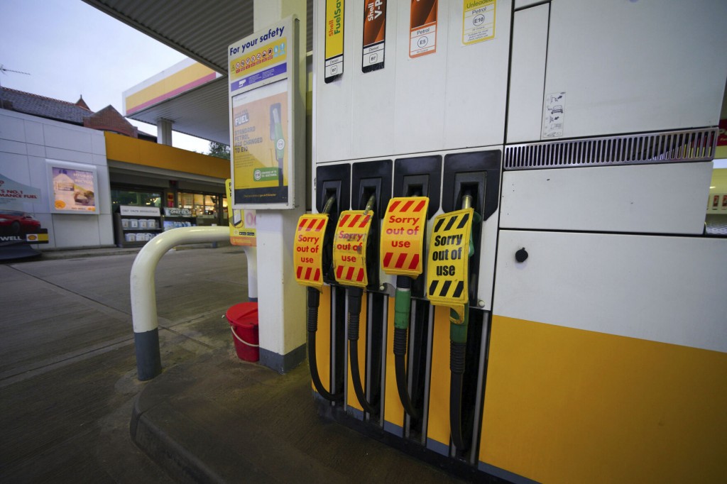 Bp, Exxon Warn Of Supply Issues In Uk Due To Driver Shortage