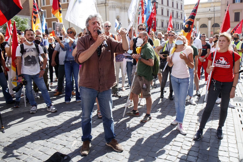 Alitalia’s Final Weeks Flying Marked By Protests, Apologies