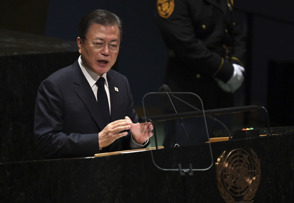 At Un, Moon Pushes Peace With Nkorea After Missile Tests