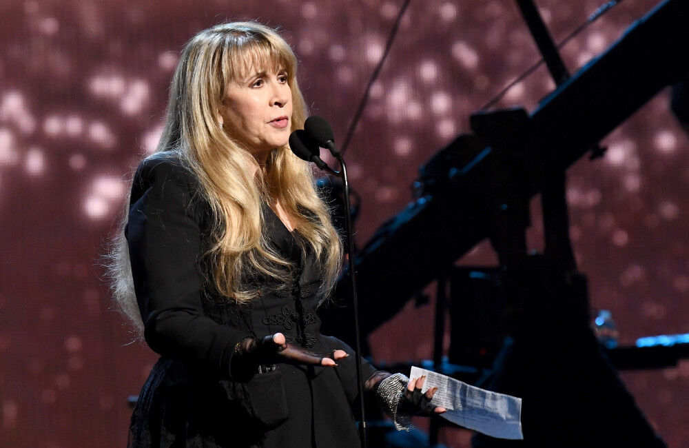 Lindsey Buckingham Reunites Stevie Nicks Row