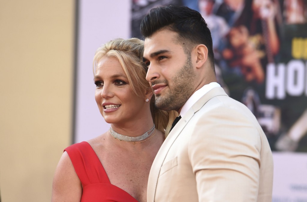 Britney Spears Announces Engagement To Boyfriend Sam Asghari