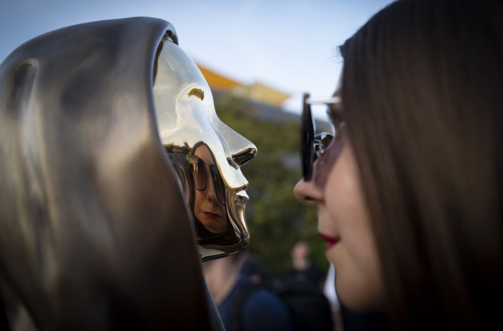 Hungary: Statue Honoring Mysterious Bitcoin Founder Unveiled