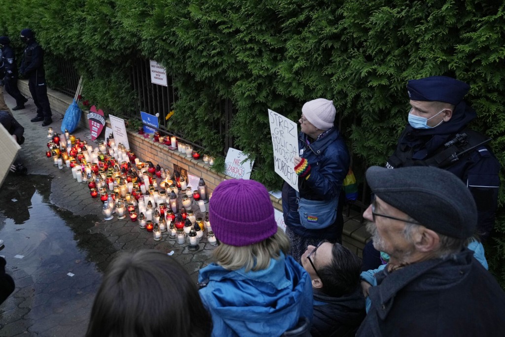 Un Agencies Want Access To Asylum Seekers Stuck At Eu Border