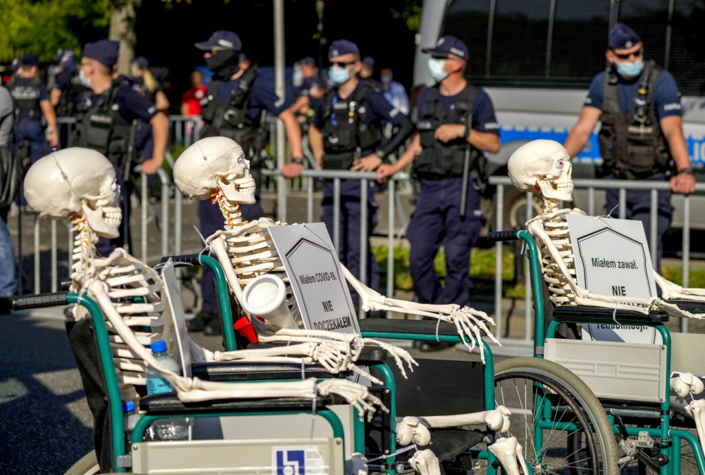 Polish Medical Workers March For Better Pay, Conditions